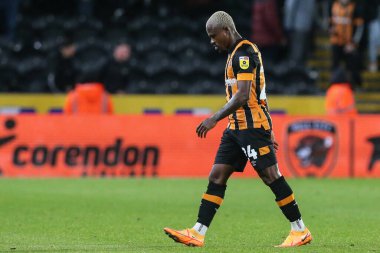 Hull City 'nin kederli 24 numaralı Jean Michal Seri' si 30 Eylül 2022 'de MKM Stadyumu' nda oynanan Hull City-Luton Town maçından sonra sahadan çıkıyor.