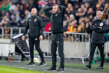 30 Eylül 202 'de MKM Stadyumu' nda Hull City, Luton Town 'a karşı oynanan Gökyüzü İddia Şampiyonası maçında üzgün Nathan Jones teknik direktörü.