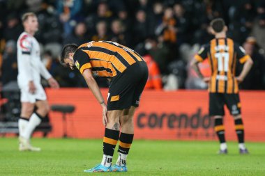 Hull City 'de Hull City Luton Town' a karşı 30 Eylül 202 'de MKM Stadyumu' nda oynanan maçtan sonra Hull City 'nin 11 numaralı oyuncusu Ozan Tufan # 7 ve Dogukan Sinik