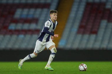Zac Ashworth # 26 West Bromwich Albion Premier League 2 U23 maçında Aston Villa, West Bromwich Albion 'a karşı Villa Park, Birmingham, Birleşik Krallık, 30 Eylül 202