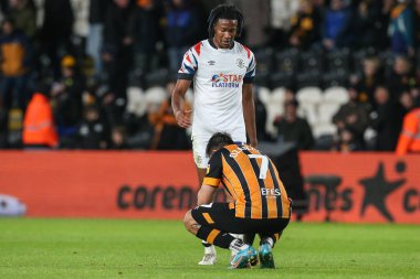 Hull City 'nin kederli Ozan Tufan' ı Hull City 'nin Hull City ile Luton Town maçının ardından 30 Eylül 202' de Hull Stadyumu 'nda oynanan karşılaşma.