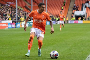 Blackpool 'dan Ian Poveda # 26 numaralı Blackpool maçı sırasında Blackpool Norwich City' e karşı Bloomfield Road, Blackpool, Birleşik Krallık, 1 Ekim 202