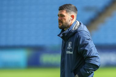 Middlesbrough 'dan Alex Mowatt # 4, Coventry Building Society Arena, Coventry, İngiltere, 1 Ekim 202' de Coventry City ve Middlesbrough maçının öncesinde stadyuma vardı.