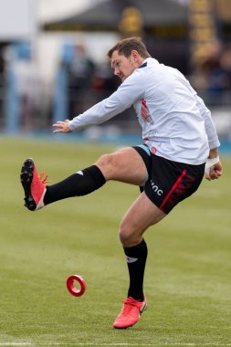  Saracens 'ın 22 numaralı Alex Goode, 1 Ekim 202' de StoneX Stadyumu 'nda oynanan Gallagher Premiership maçından önce ısınıyor.