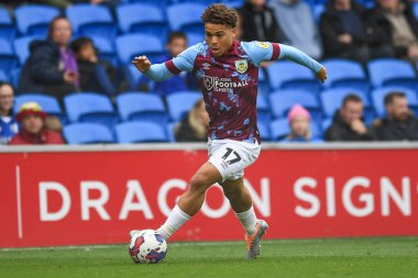 Burnley 'den Manuel Benson # 17, Sky Bet Şampiyonası' nda Cardiff City - Burnley maçı sırasında Cardiff City Stadyumu, Cardiff, İngiltere, 1 Ekim 202
