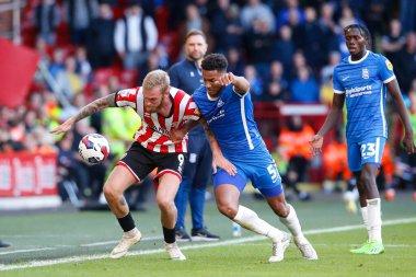 Sheffield United 'dan Oliver McBurnie # 9 ve Birmingham City' den Auston Trusty # 5 Sky Bet Şampiyonası maçında Sheffield United, Birmingham City 'ye karşı Bramall Lane, Sheffield, Birleşik Krallık, 1 Ekim 202
