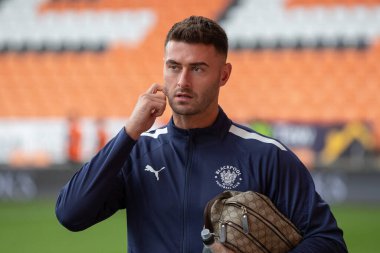 Blackpool 'dan Gary Madine Bloomfield Road Stadyumu' na, Blackpool Norwich City 'ye karşı oynanan 1 Ekim 202' deki Blackpool-Blackpool maçı öncesinde ulaştı.