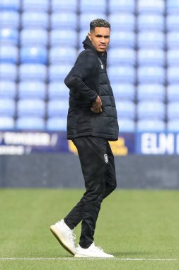 Huddersfield Town 'dan Jon Russell, 1 Ekim 202' de Seect Car Leasing Stadyumu 'nda oynanan Sky Bet Şampiyonası karşılaşmasında stadyuma geldi.