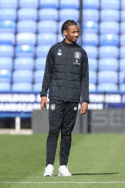 Huddersfield Town 'dan Etienne Camara, Sky Bet Şampiyonası maçında stadyuma geldi. 1 Ekim 202' de Seect Car Leasing Stadyumu 'nda Huddersfield Town' a karşı.