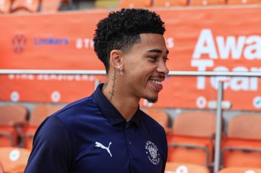 Blackpool 'dan Jordan Lawrence-Gabriel # 4 Gökyüzü İddia Şampiyonası maçı Blackpool Norwich City ile Bloomfield Road, Blackpool, İngiltere, 1 Ekim 202