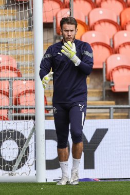 Blackpool 'dan Chris Maxwell # 1. Maç öncesi ısınma maçı sırasında Blackpool - Norwich City maçı, Bloomfield Road, Blackpool, İngiltere, 1 Ekim 202