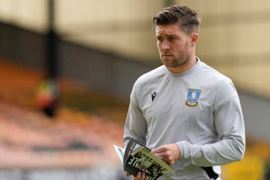 Sheffield Wednesday takımından Josh Windass, 1 Ekim 202 'de İngiltere' nin başkenti Burslem 'deki Vale Park' ta oynanan Port Vale-Sheffield maçından önce sahaya bakıyor.