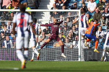 West Bromwich Albion 'dan David Button, West Bromwich Albion - Swansea City maçında 1 Ekim 202' de The Hawthorns, West Bromwich, İngiltere 'de bir kurtarış yaptı.