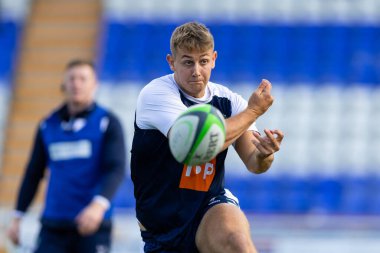 Coventry Rugby 'den Ollie Betteridge Şampiyonluk maçından önceki ısınma maçında Coventry vs Ealing Trailfinders, Butts Park Arena, Coventry, İngiltere, 1 Ekim 202