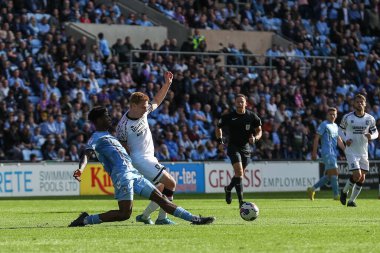 Middlesbrough 'dan Duncan Watmore # 18 Coventry Building Society Arena, Coventry, İngiltere, 1 Ekim 202' de Coventry City - Coventry City vs Middlesbrough maçında Coventry City 'den Jonathan Panzo # 2