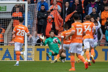 Norwich City 'den Josh Sargent' ın 24 numaralı golünün ilk vuruşu Blackpool Norwich City 'ye karşı oynanan 1. Blackpool maçında Blackpool' lu Chris Maxwell tarafından kurtarıldı.