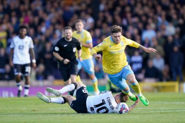 Port Vale 'den Tom Conlon Çarşamba günü Sheffield' den Josh Windass 'ı indirdi ve 1 Ekim 202' de Vale Park, Burslem, İngiltere 'de oynanan Port Vale-Sheffield maçında yer aldı.