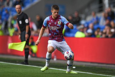 Burnley 'den Jhann Gumundsson # 7, Cardiff City Stadyumu' nda Cardiff City - Burnley maçında, 1 Ekim 202