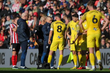 Preston 'dan Alan Browne, 1 Ekim 202' de İngiltere 'nin Sunderland şehrinde Preston North End' e karşı oynanan Sky Bet Şampiyonası maçında tıbbi tedavi gördü.
