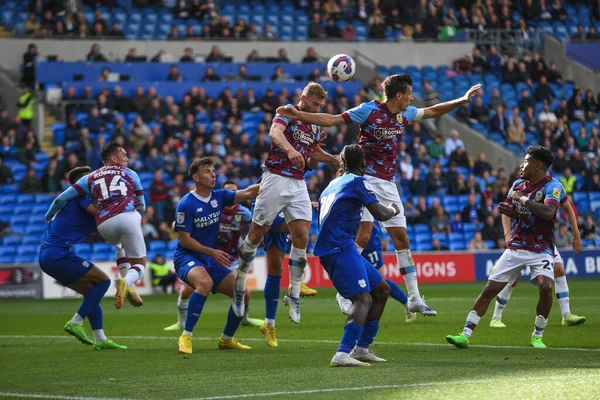 Charlie Taylor Burnley Despeja Defensa Durante Sky Bet Championship Match —  Fotos de Stock