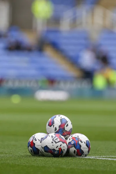 Efl Puma Bollar Planen Före Uppvärmningen Sky Bet Championship Match — Stockfoto