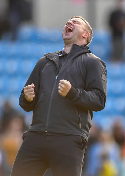 Plymouth Argyle Manager Steven Schumacher Celebrates Win Full Time Sky — Stock Photo, Image