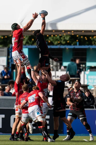 Theo Mcfarland Van Saracens Wint Line Out Van Harry Wells — Stockfoto