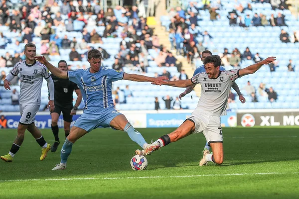 Matt Crooks Middlesbrough Viktor Gykeres Coventry City Battle Ball Sky —  Fotos de Stock