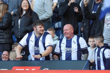 West Brom taraftarları Sky Bet Şampiyonası maçı sırasında West Bromwich Albion, Swansea City 'ye karşı The Hawthorns, West Bromwich, İngiltere, 1 Ekim 202