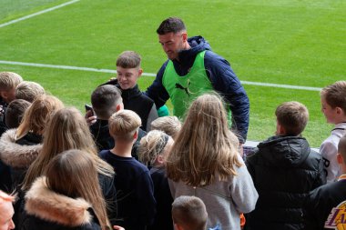 Blackpool 'dan Gary Madine, Blackpool taraftarlarıyla Sky Bet Şampiyonası' nın devre arasında Bloomfield Road, Blackpool, İngiltere 'de oynanan Blackpool-Norwich maçında konuştu.