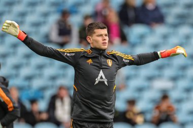 Leeds United 'dan Illan Meslier # 1 Premier Lig maçında Leeds United - Aston Villa maçı sırasında İngiltere' nin Leeds şehrinde 2 Ekim 202 'de oynanan maç öncesi ısınma maçında