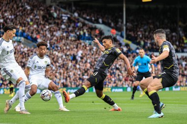 Aston Villa 'dan Ollie Watkins Premier Lig maçında Leeds United ile Aston Villa arasında oynanan Elland Road, Leeds, İngiltere, 2 Ekim 202' de gol atma şansını kaçırdı.