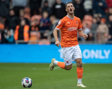 Blackpool 'dan Jerry Yates 1 Ekim 202' de Bloomfield Road, Blackpool 'da oynanan Blackpool Norwich City maçında tepki gösterdi.