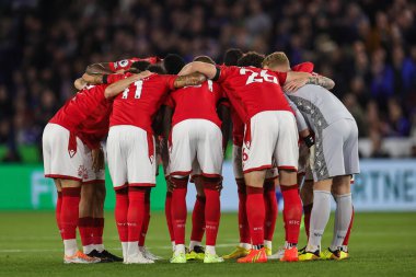 Nottingham Ormanı, Premier Lig maçından önce Leicester City 'nin Nottingham Ormanı' na karşı King Power Stadyumu, Leicester, İngiltere 'de 3 Ekim 202' de oynadığı maçtan önce toplandı.