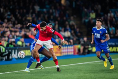 Nottingham Forest 'tan Morgan Gibbs-White # 10 Premier League maçı sırasında King Power Stadyumu' nda Leicester City - Nottingham Forest maçında topu kazandı.