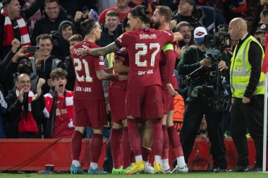Liverpool 'dan Trent Alexander-Arnold golünü kutluyor ve UEFA Şampiyonlar Ligi karşılaşmasında skoru 1-0 yapıyor Liverpool - Rangers Anfield, Liverpool, İngiltere, 4 Ekim 202