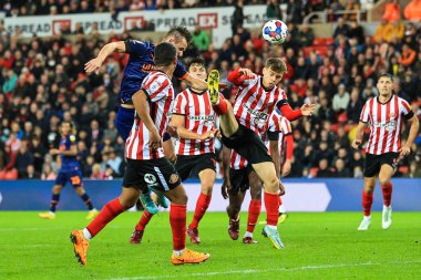 Blackpool 'dan Callum Connolly 4 Ekim 202' de İngiltere 'nin Sunderland şehrinde oynanan Sunderland-Blackpool maçında kaleye ilerliyor.