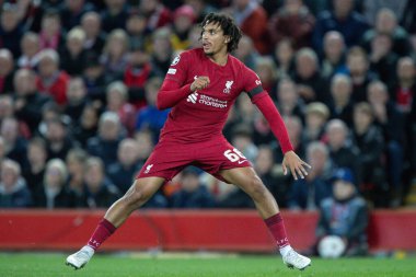Liverpool 'dan Trent Alexander-Arnold # 66 UEFA Şampiyonlar Ligi karşılaşmasında Anfield, Liverpool, Liverpool, İngiltere' de 4 Ekim 202 'de Rangers' a karşı.