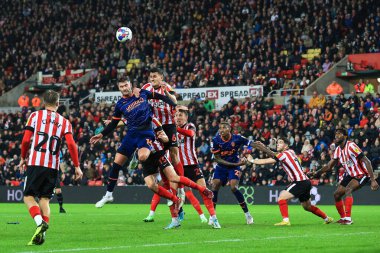 Blackpool 'dan Gary Madine # 14 ve Sunderland' dan Danny Batth # 6 Sky Bet Şampiyonası maçında Sunderland - Blackpool Stadyumu, Sunderland, İngiltere, 4 Ekim 202