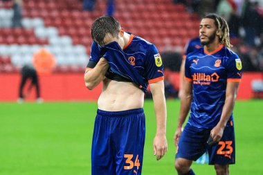 Blackpool 'dan Jordan Thorniley # 34, 4 Ekim 202' de Sunderland - Blackpool Stadyumu 'nda oynanan Sky Bet Şampiyonası maçının sonunda üzgün.
