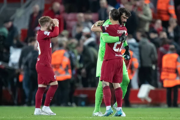Alisson Becker Liverpool Hugs Kostas Tsimikas Liverpool Uefa Champions League — Fotografia de Stock