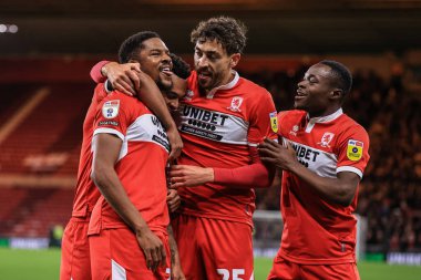 Middlesbrough 'dan Chuba Akpom # 29, Middlesbrough, Birleşik Krallık Riverside Stadyumu' nda Middlesbrough - Birmingham City maçında 1-0 kazanma golünü kutluyor.