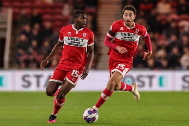 Middlesbrough 'dan Anfernee Dijksteel # 15, Middlesbrough 5 Ekim 202' de Riverside Stadyumu, Middlesbrough 'da Middlesbrough' a karşı oynanan Sky Bet Şampiyonası maçında topu aldı.