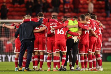 Leo Percovich Middlesbrough 'un teknik direktörü ve takımı 5 Ekim 202' de Riverside Stadyumu, Middlesbrough 'da Middlesbrough' a karşı oynanan Sky Bet Şampiyonası maçında 1-0 'lık galibiyetlerini kutluyorlar.