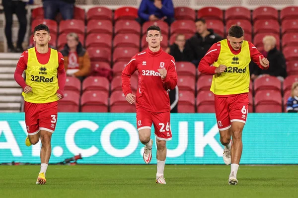 Middlesbrough 'dan Ryan Giles # 3, Middlesbrough Lenihan # 26 Middlesbrough ve Dael Fry # 6 Middlesbrough maç öncesi ısınma maçı öncesinde Middlesbrough - Birmingham City Riverside Stadyumu, Middlesbrough, United Kingd