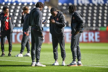 Sunderland, Swansea.com Stadyumu, Swansea.com, İngiltere 'de 8 Ekim 202' de oynanan Sky Bet Şampiyonası maçında saha denetimi öncesi Swansea City ile Sunderland maçına çıktı.
