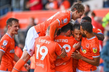 Blackpool 'dan Jerry Yates 8 Ekim 202' de Bloomfield Road, Blackpool 'da oynanan Blackpool-Watford maçında 3-1 kazanma golünü kutluyor.