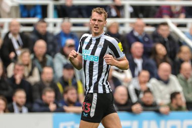 Newcastle United 'dan Dan Burn # 33 Premier League maçı sırasında Newcastle United, Brentford' a karşı St. James 's Park, Newcastle, İngiltere, 8 Ekim 202