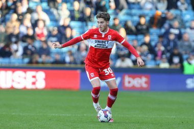Hayden Hackney # 30 Middlesbrough Gökyüzü İddia Şampiyonası maçında top üzerinde Millwall Middlesbrough 'a karşı The Den, Londra, İngiltere, 8 Ekim 202