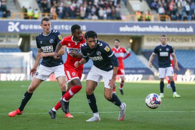 Middlesbrough 'dan Isaiah Jones 8 Ekim 202' de Millwall - Middlesbrough maçında Millwall savunmasında koşuyor.